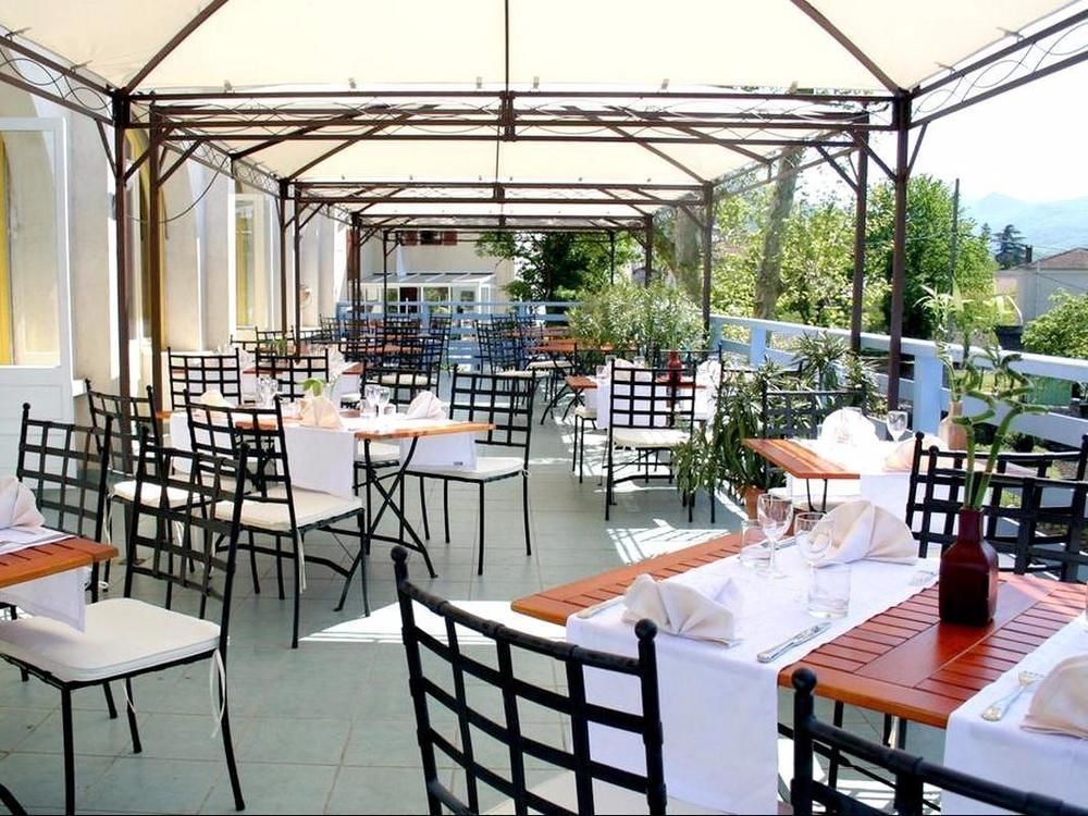 Logis Hotel Restaurant Le Castel Fleuri サン・ジャン・アン・ロワイヤン エクステリア 写真