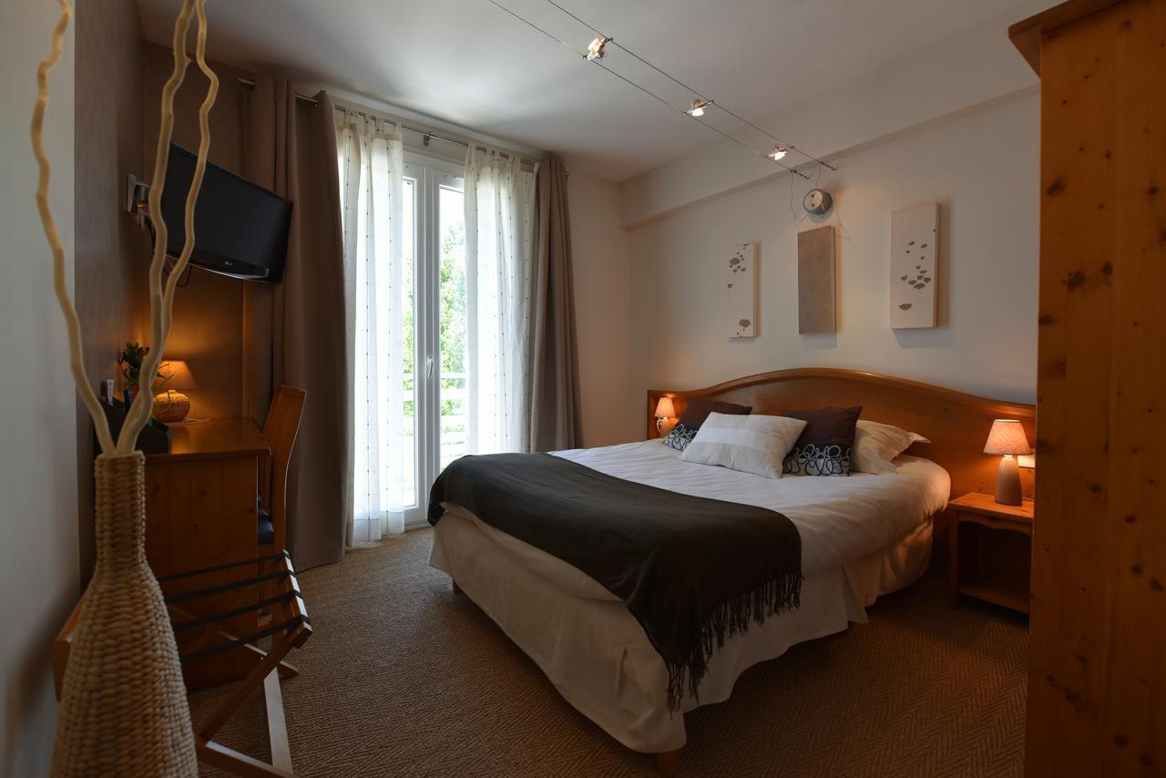 Logis Hotel Restaurant Le Castel Fleuri サン・ジャン・アン・ロワイヤン エクステリア 写真