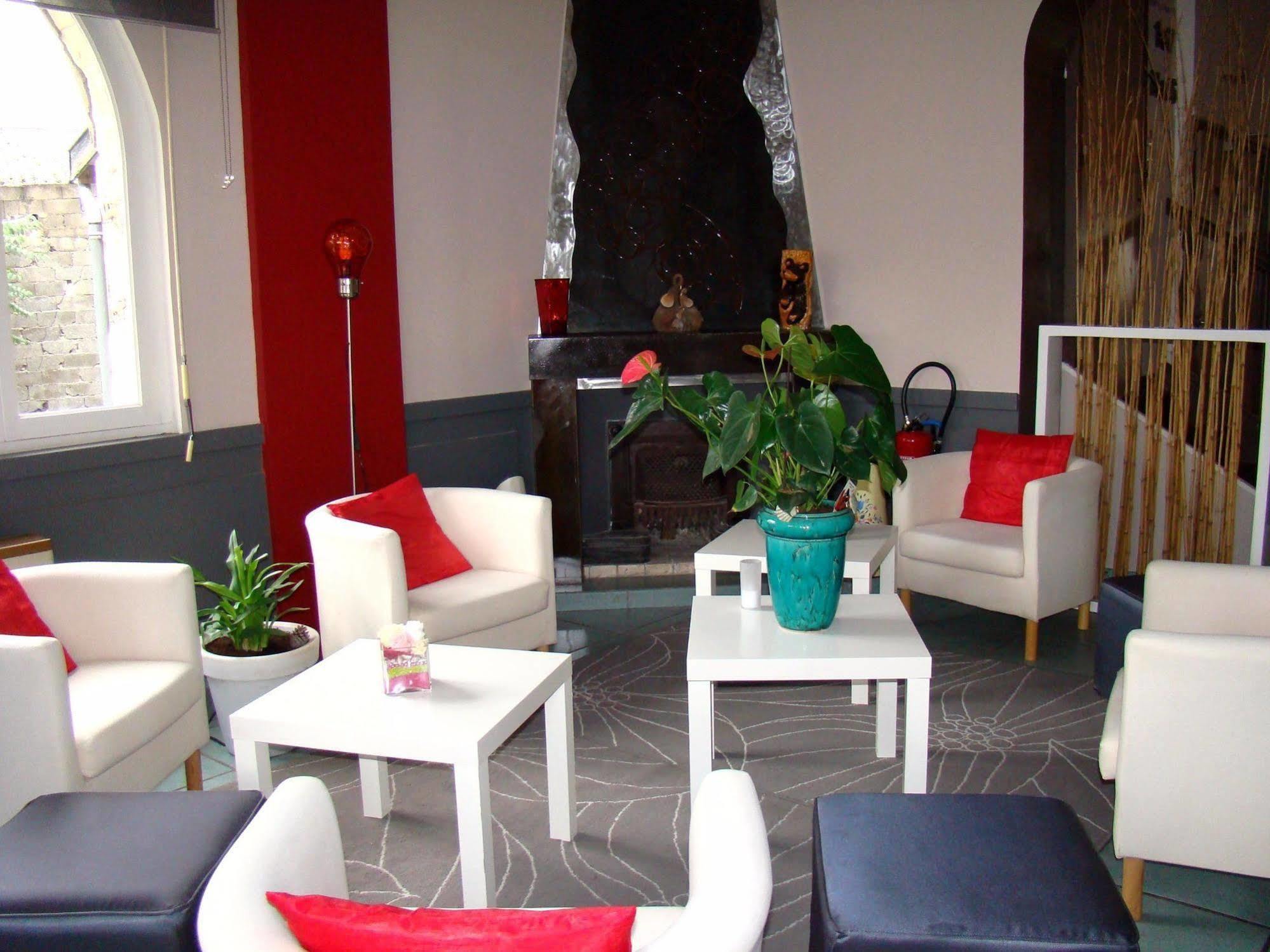 Logis Hotel Restaurant Le Castel Fleuri サン・ジャン・アン・ロワイヤン エクステリア 写真