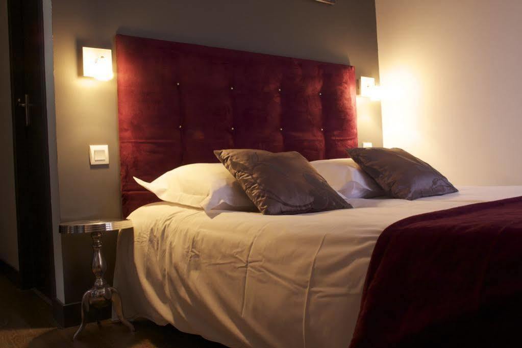 Logis Hotel Restaurant Le Castel Fleuri サン・ジャン・アン・ロワイヤン エクステリア 写真